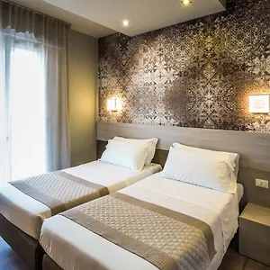 https://cesare-augustus.hotelinveneto.com
